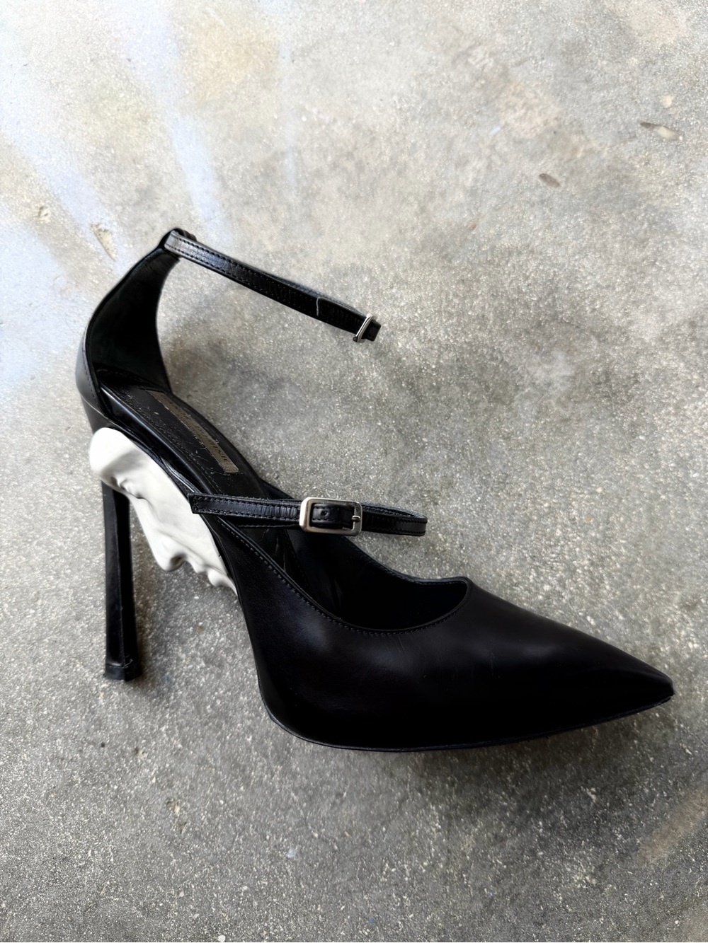 Ganor Dominic Black Pointed-Toe Stiletto Pump with Sculptural Heel